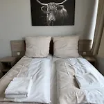 Emilia 24h Check-in, Free Parking And Wifi Aparthotel 3*