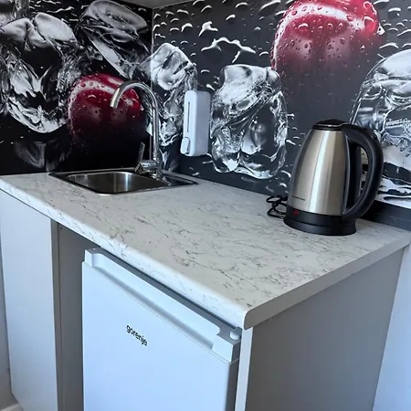 Emilia 24h Check-in, Free Parking And Wifi Hotel apartamentowy