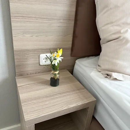 Hotel apartamentowy Emilia 24h Check-in, Free Parking And Wifi Bargteheide