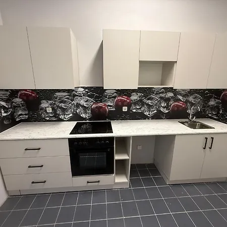 Hotel apartamentowy Emilia 24h Check-in, Free Parking And Wifi