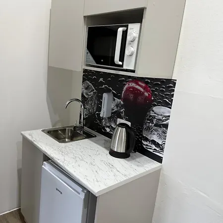 Hotel apartamentowy Emilia 24h Check-in, Free Parking And Wifi Bargteheide