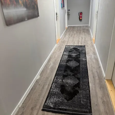 Emilia 24h Check-in, Free Parking And Wifi Hotel apartamentowy