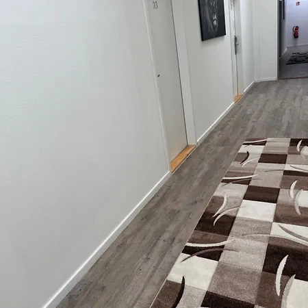 Emilia 24h Check-in, Free Parking And Wifi 3*