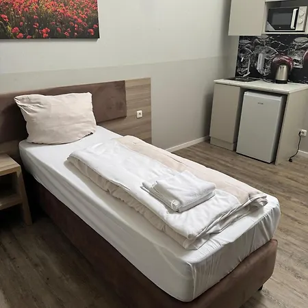 Emilia 24h Check-in, Free Parking And Wifi 3* Баргтехайде